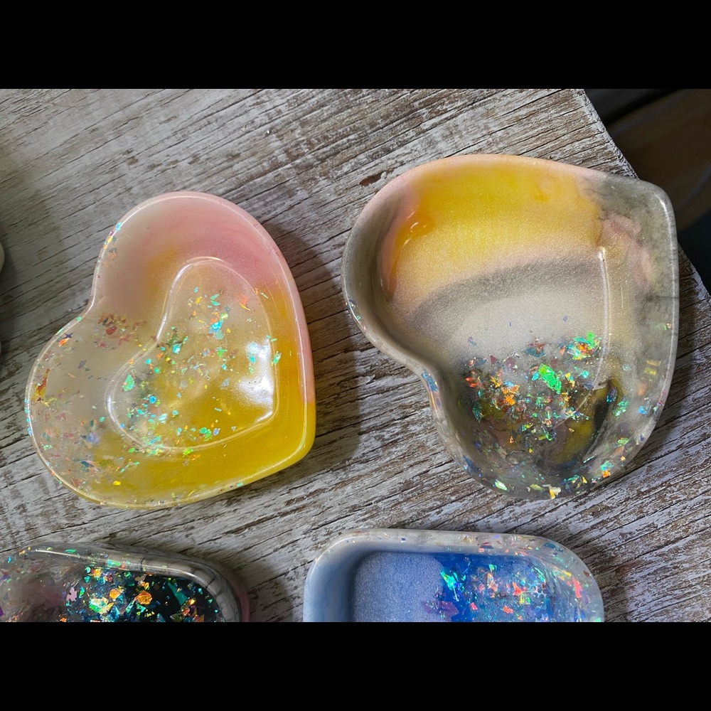 Handmade Resin Ring Dish - Picture 17 of 17